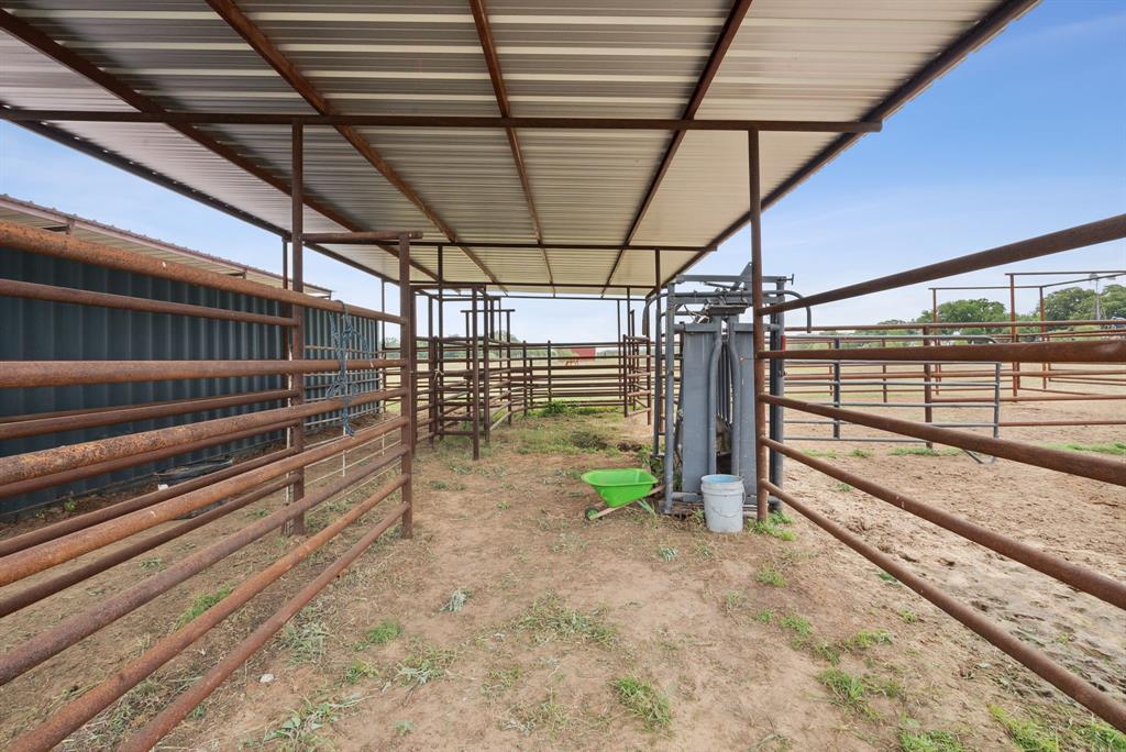 298 Townson Road Dublin, TX 76446 - Photo 16 of 40 a view of railway station