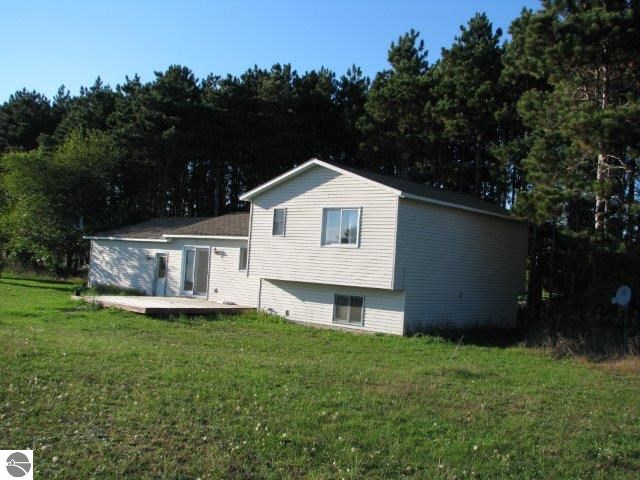 6820 Bates Road Williamsburg, MI 49690 - Photo 2 of 12 1779242-1.JPG