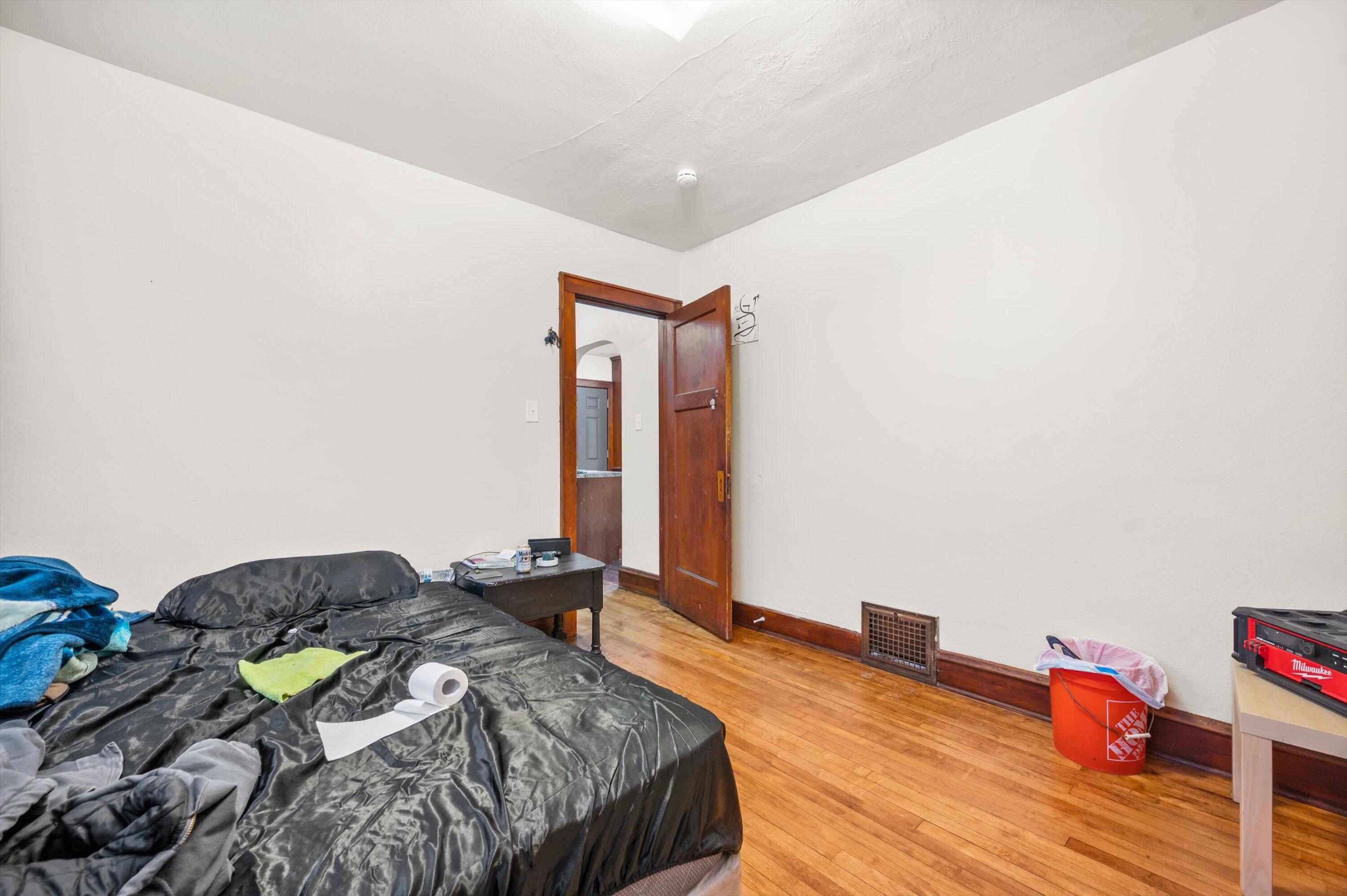 3218 North 26th Street Milwaukee, WI 53206 - Photo 20 of 32 IMG_0136