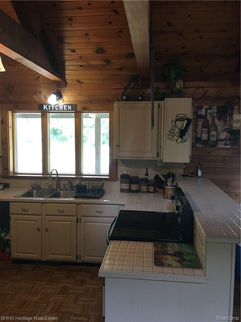 4535 West Allen Road Howell, MI 48855 - Photo 17 of 34 IMG_0946.JPG