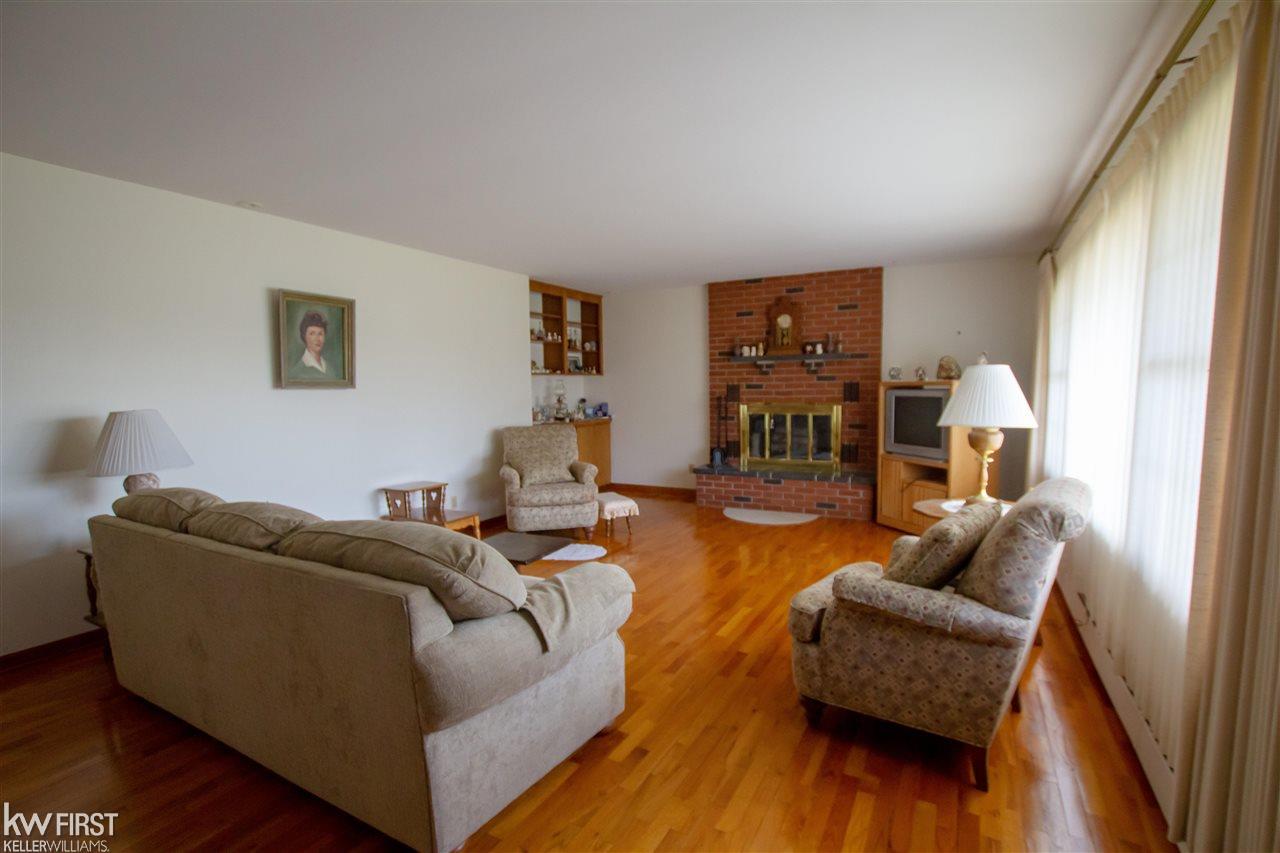 2468 North Belsay Road Burton, MI 48509 - Photo 3 of 25