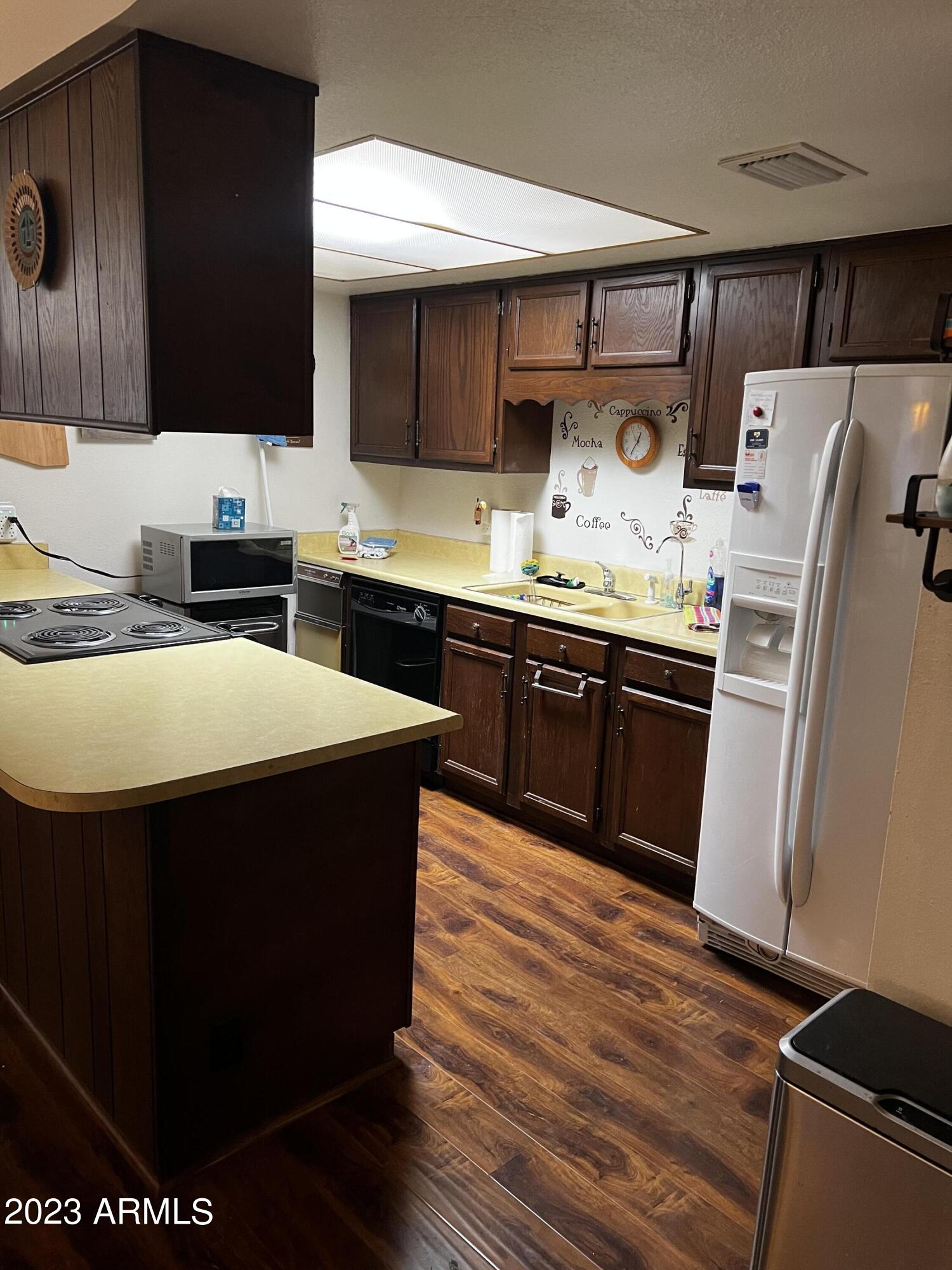 332 North Dobson Road, Unit 15 Mesa, AZ 85201 - Photo 7 of 21 Kitchen