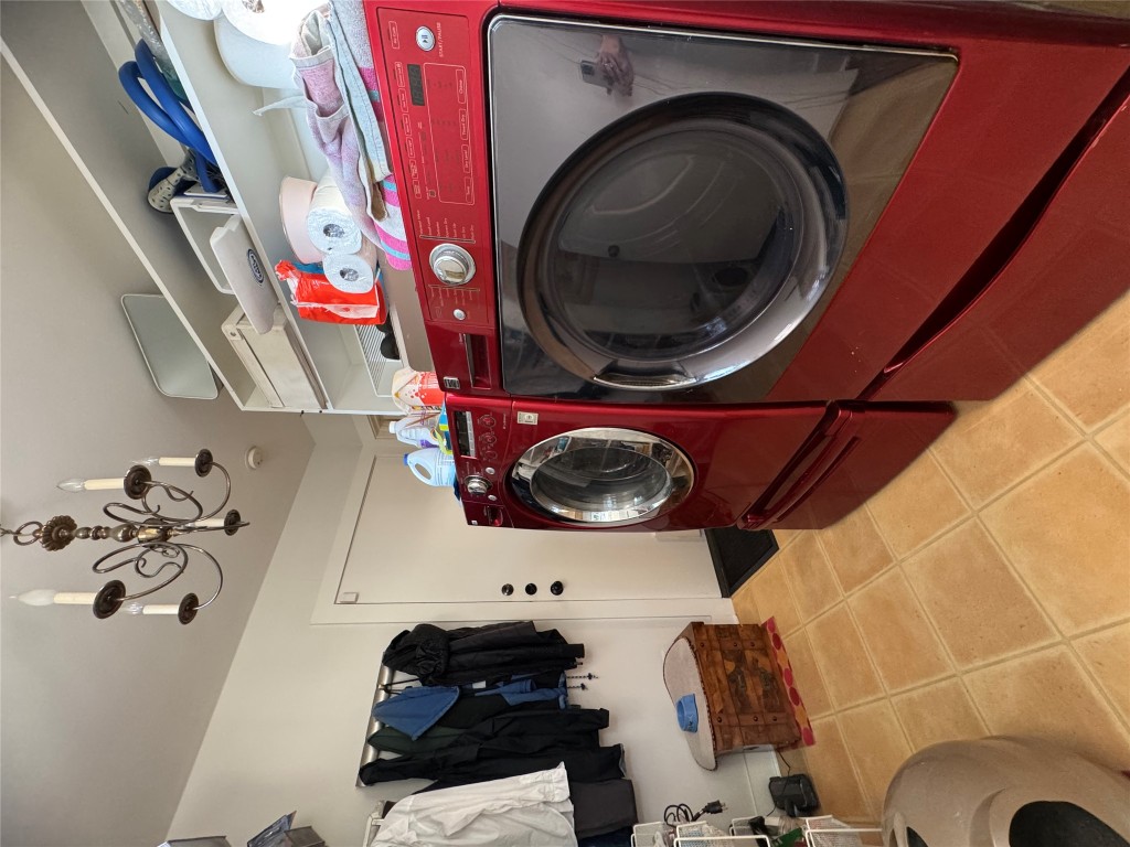 807 Leonard Street Austin, TX 78705 - Photo 23 of 32 a utility room with dryer and washer