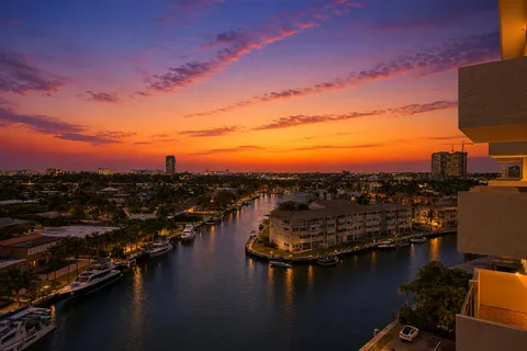 $289,900 | 401 Golden Isles Drive, Unit 1009, Hallandale Beach, FL 33009