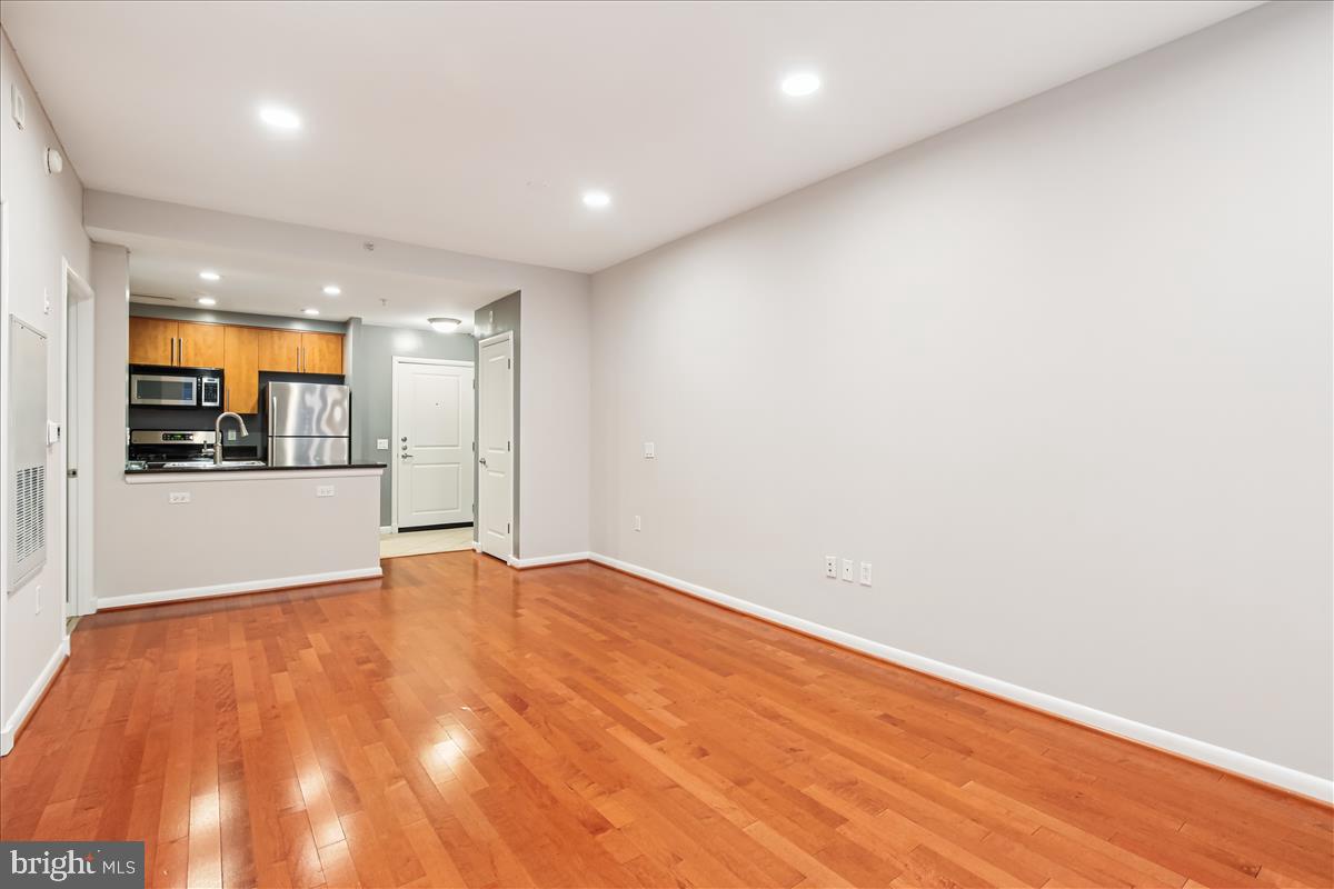 1021 North Garfield Street, Unit 117 Arlington, VA 22201 - Photo 16 of 30 Living room