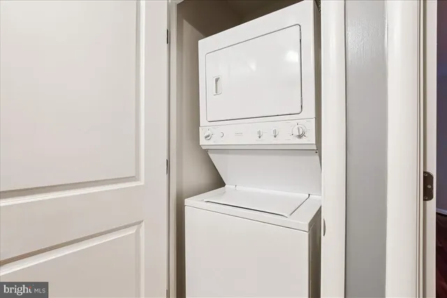 a picture of a wall with white wall painting