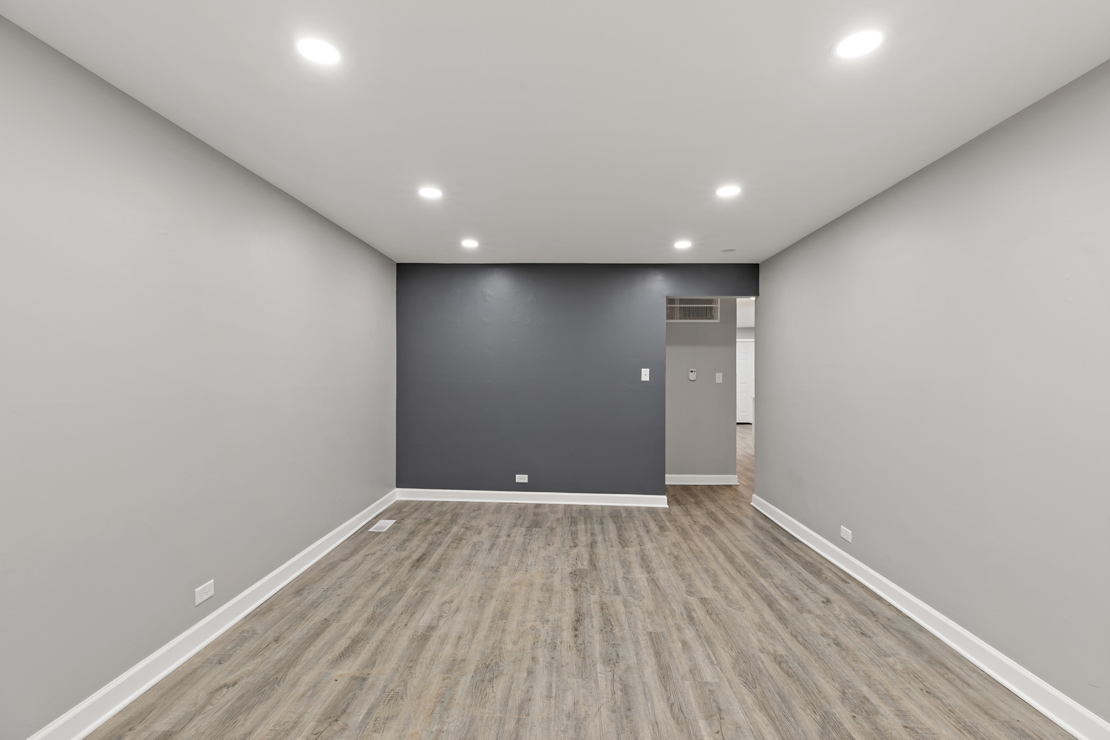 432 West Hickory Street Chicago Heights, IL 60411 - Photo 5 of 23 an empty room with wooden floor and entrance