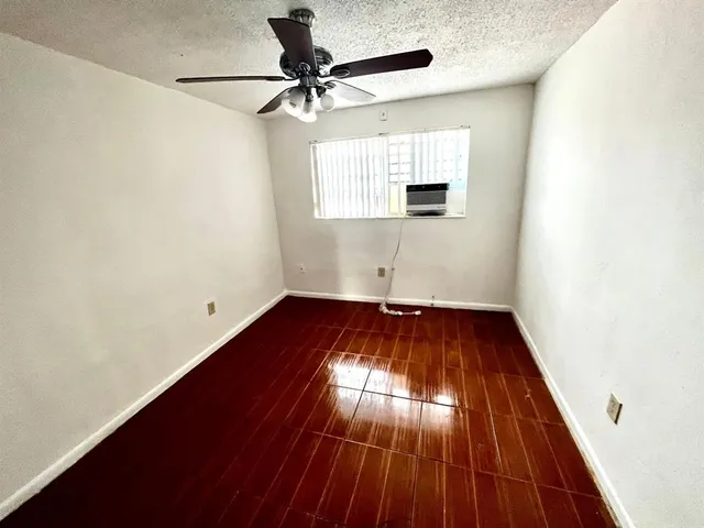 $1,400 | 3015 Northwest 8th Avenue, Unit 9, Miami, FL 33127