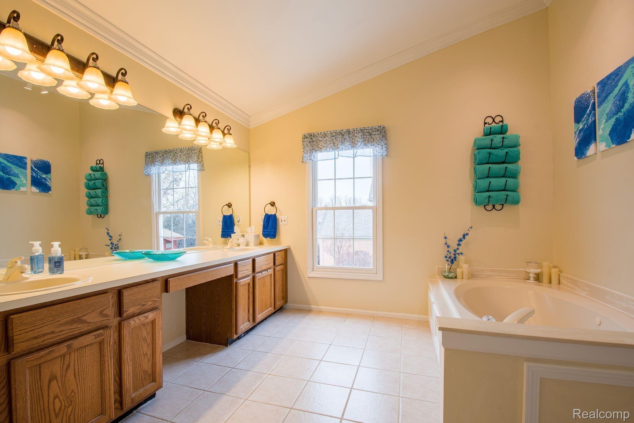 46475 Inverness Road Canton, MI 48188 - Photo 17 of 29 6k42EF4A.jpeg
