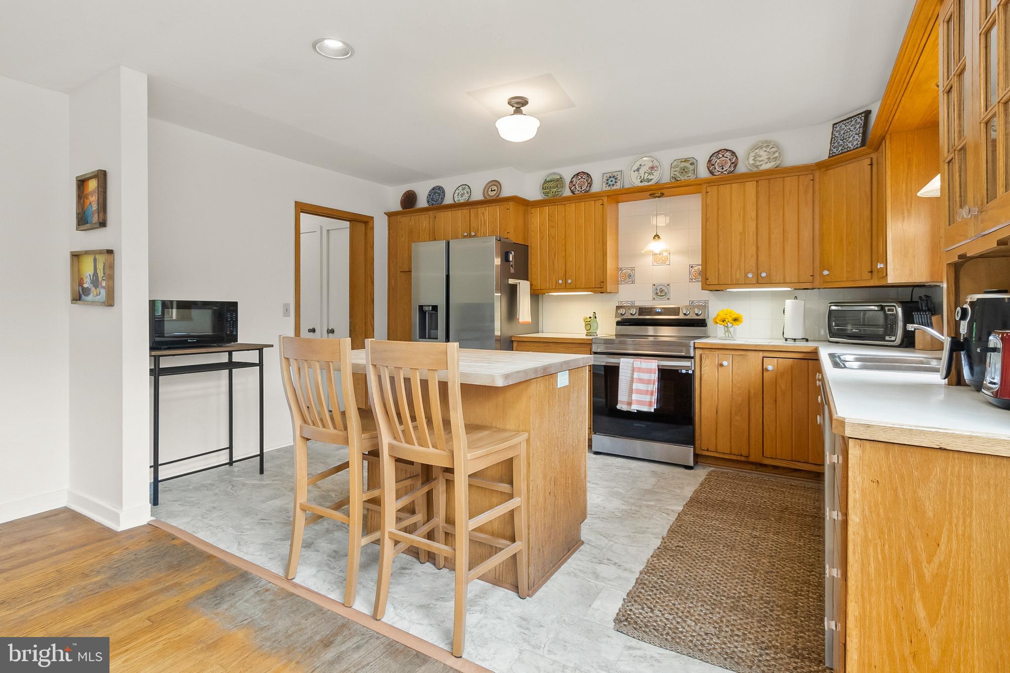 2124 Graves Road Hockessin, DE 19707 - Photo 20 of 86 Kitchen Island.