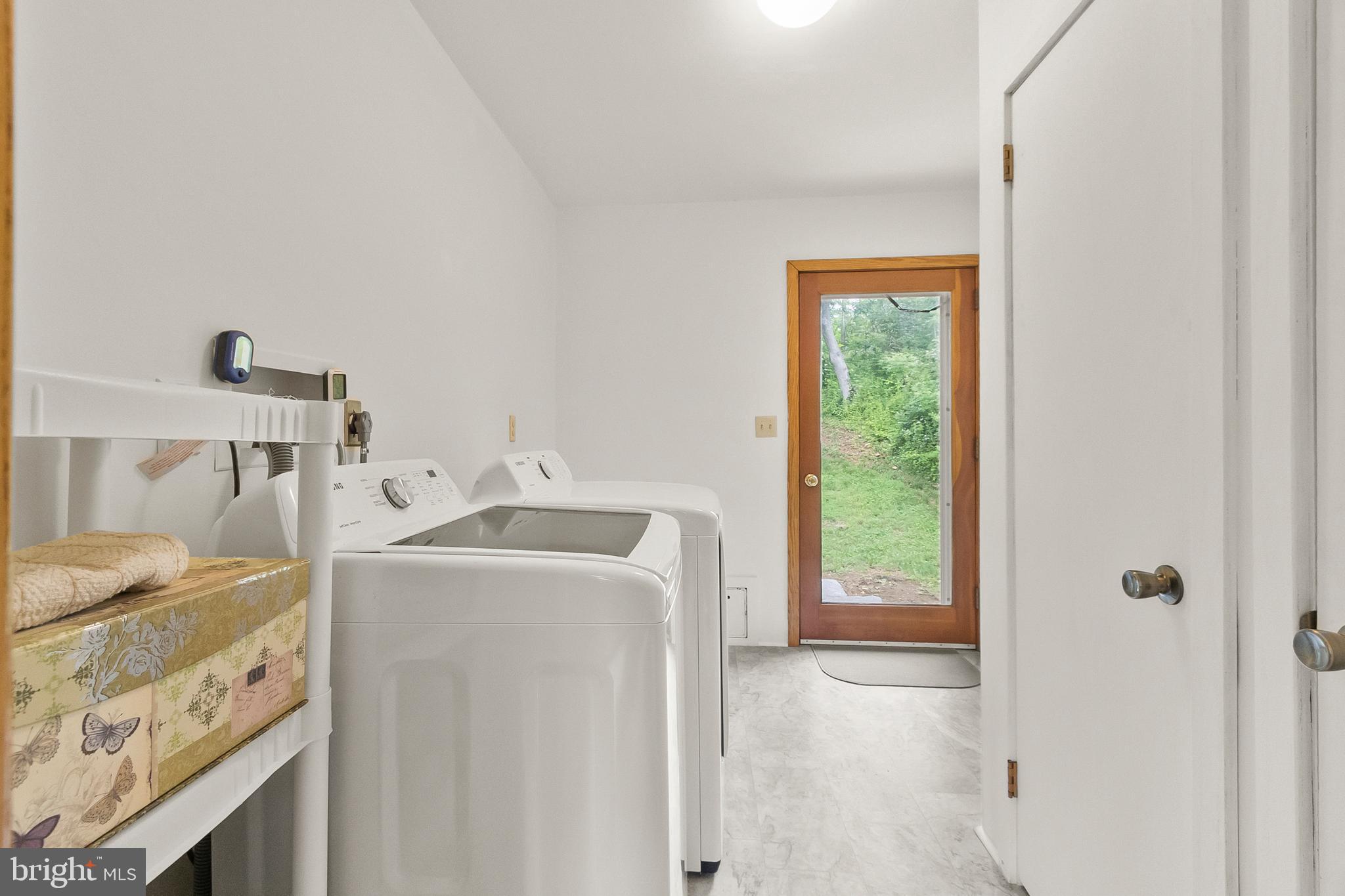 2124 Graves Road Hockessin, DE 19707 - Photo 27 of 86 With a view to the back.