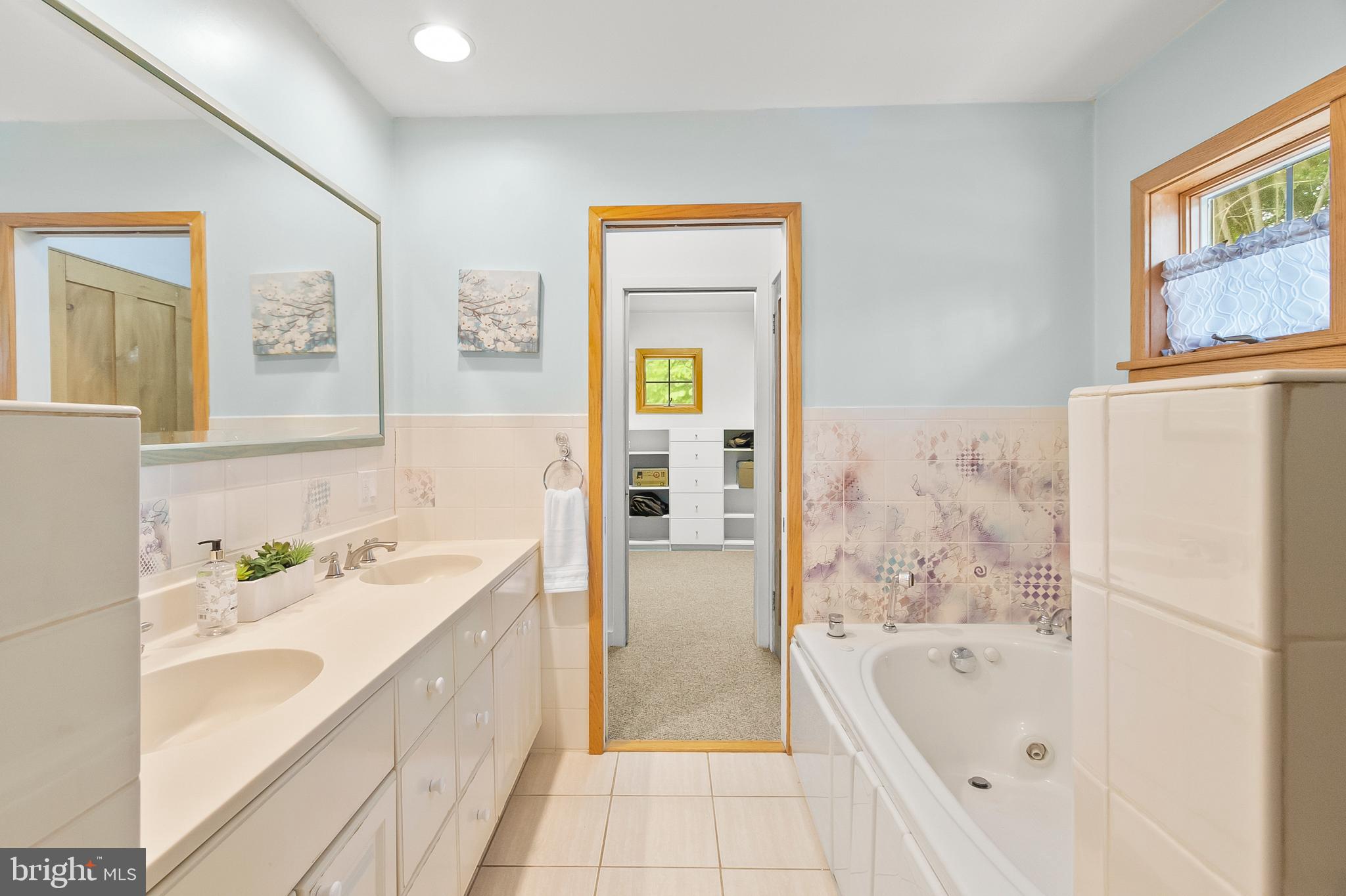 2124 Graves Road Hockessin, DE 19707 - Photo 36 of 86 Primar Bath