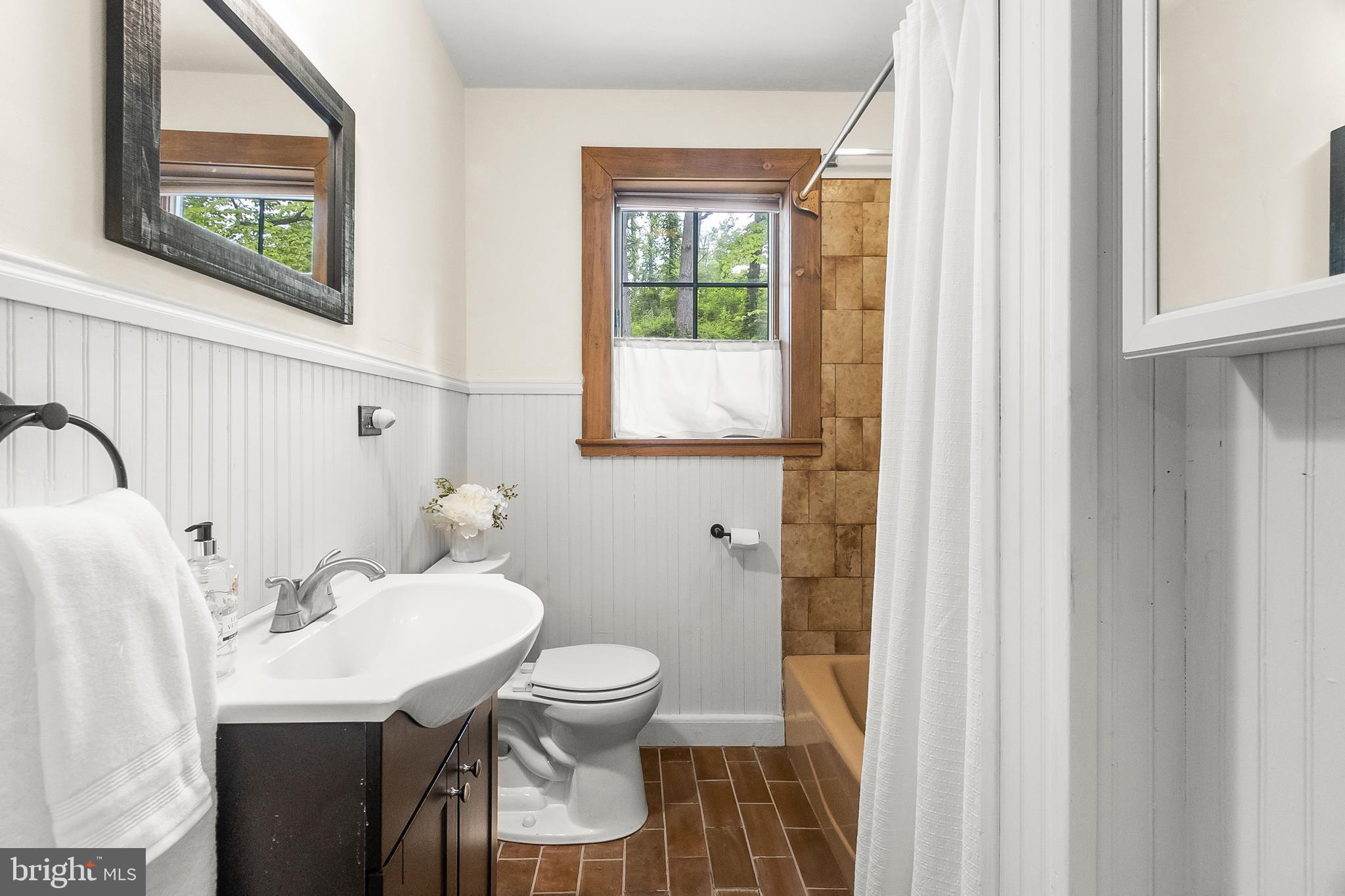 2124 Graves Road Hockessin, DE 19707 - Photo 43 of 86 2nd Bath has view of backyard.