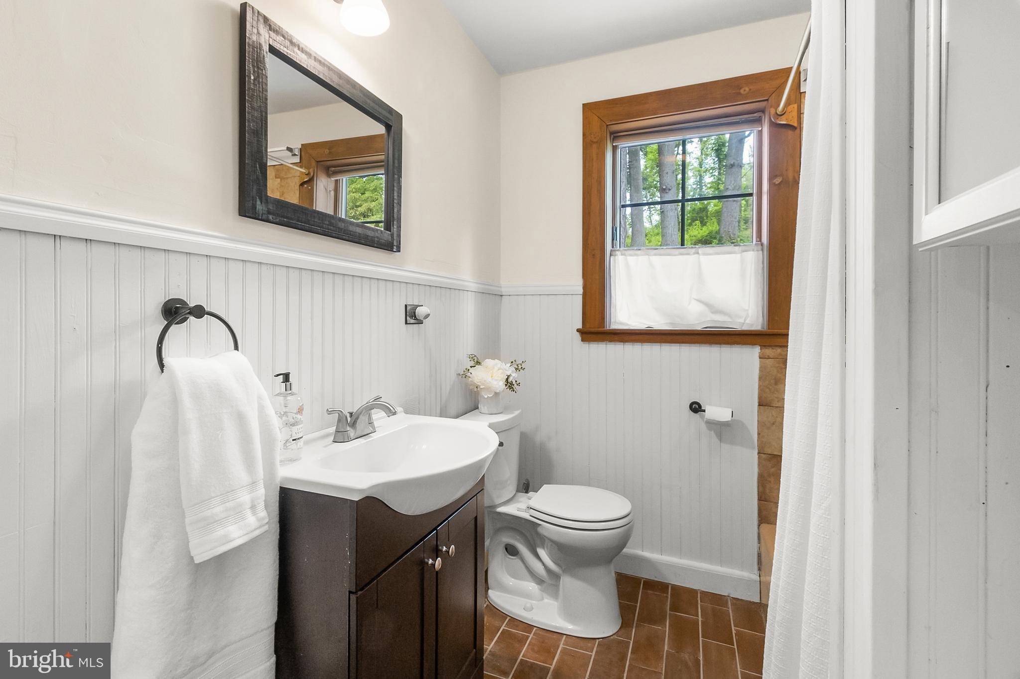 2124 Graves Road Hockessin, DE 19707 - Photo 44 of 86 2nd Full Bath