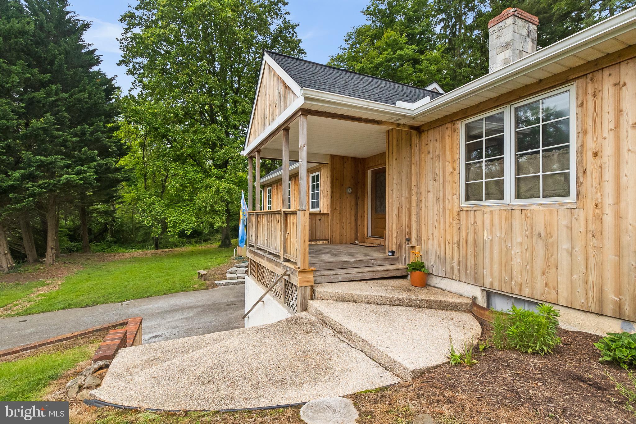 2124 Graves Road Hockessin, DE 19707 - Photo 5 of 86 Let's go inside, Welcome!