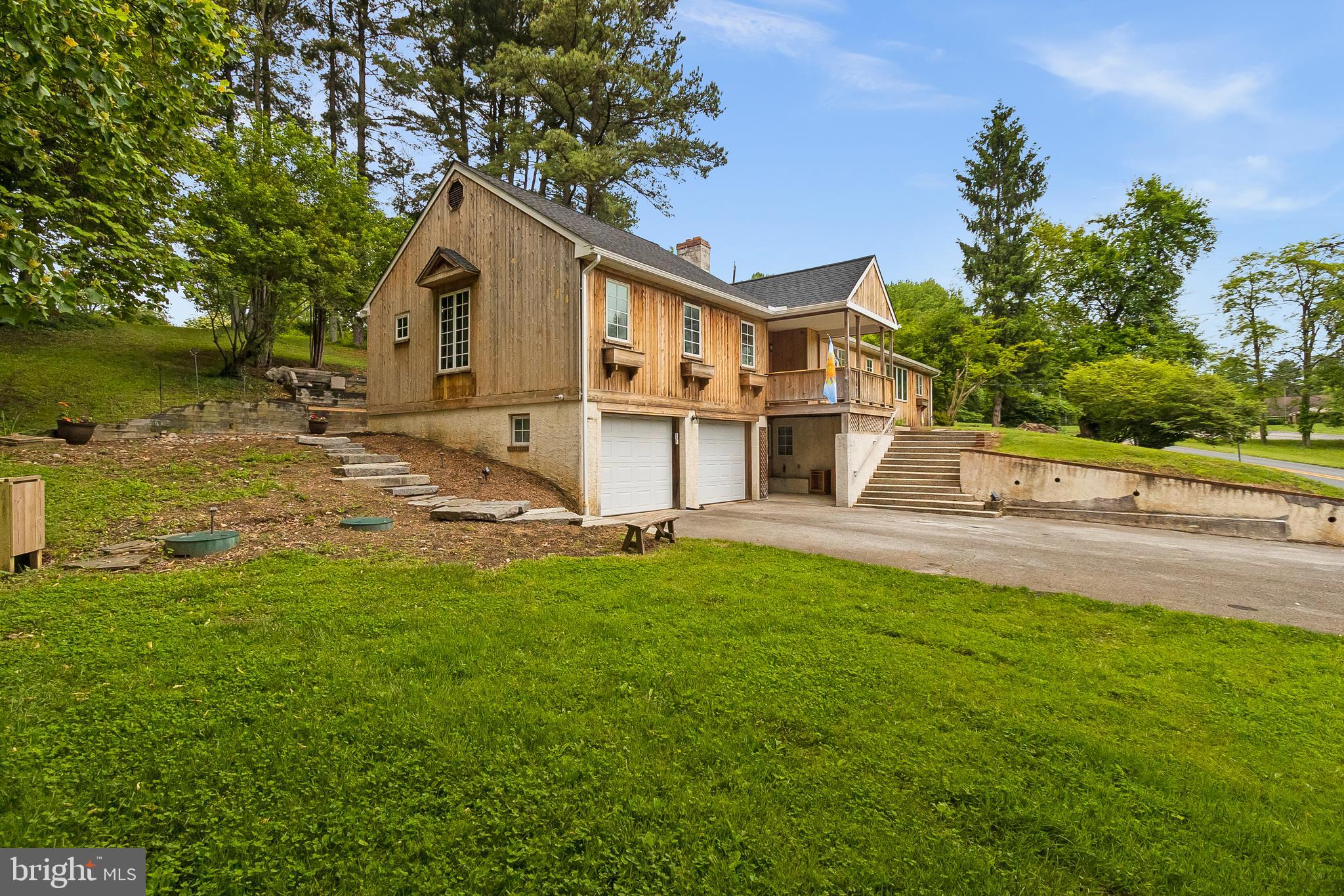 2124 Graves Road Hockessin, DE 19707 - Photo 56 of 86 View of garage from outside.
