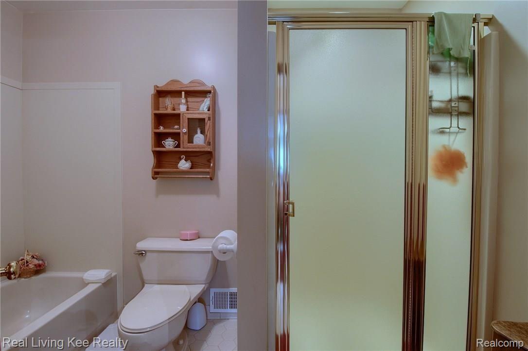70400 Dequindre Road Romeo, MI 48065 - Photo 13 of 25 Master_Bathroom_2nd_View.jpg