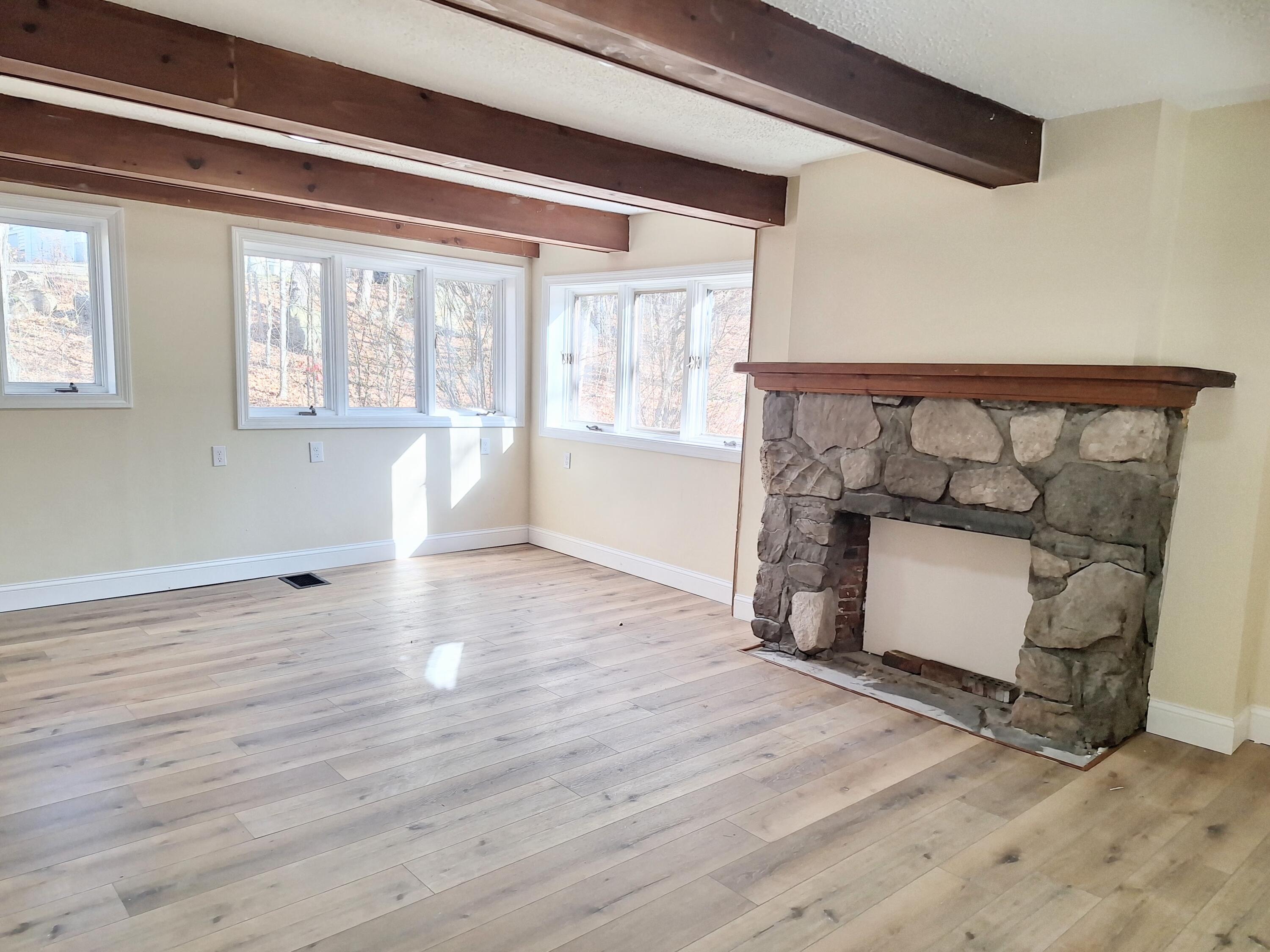 93 Nash Road Windham, ME 04062 - Photo 12 of 57 Family Room