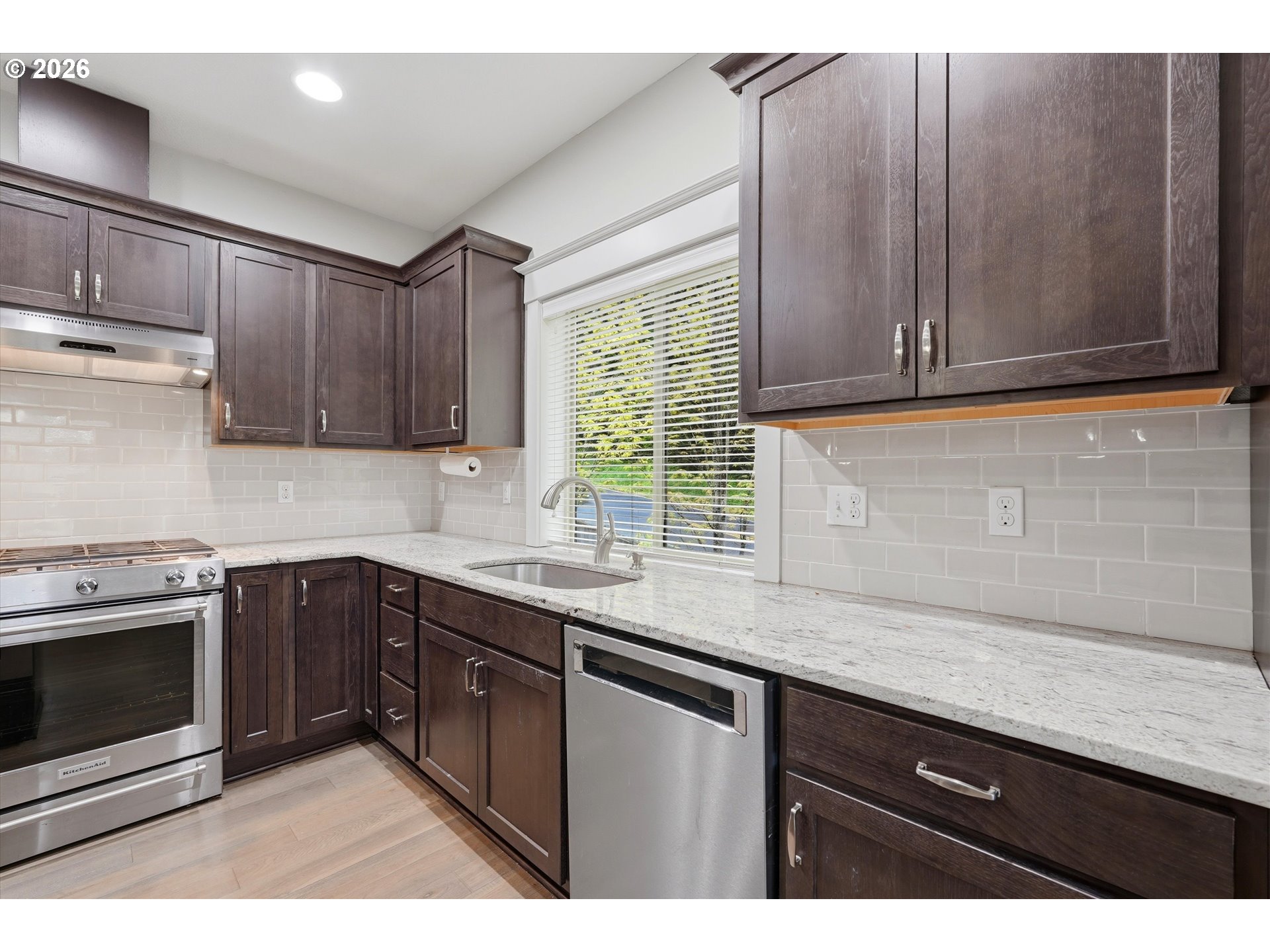 223 Southeast 29th Street Gresham, OR 97080 - Photo 15 of 40 Kitchen