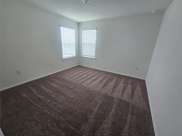 $2,100 | 210 Summit Drive, Lockhart, TX 78644