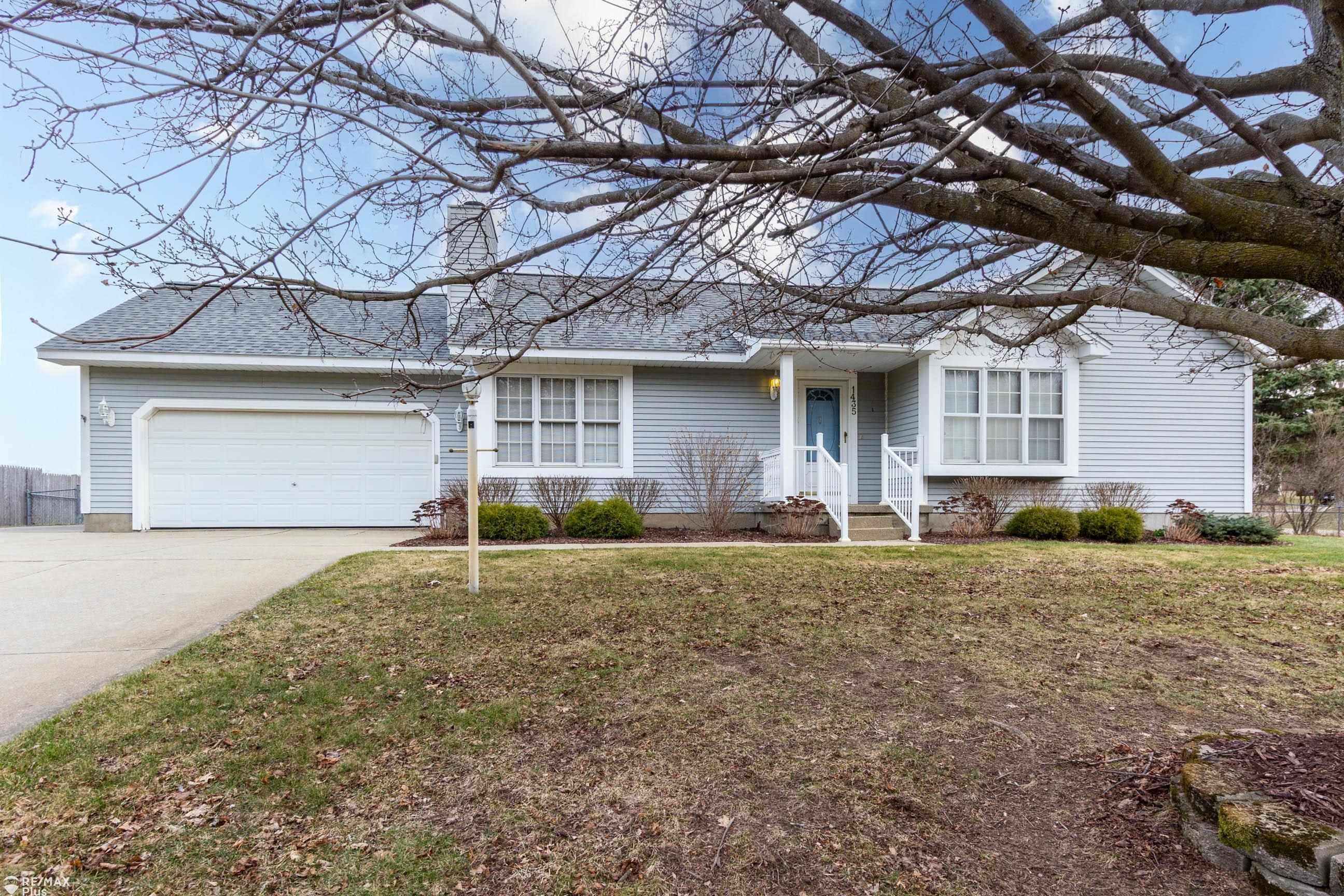 1435 Farmlane Road Lapeer, MI 48446 - Photo 1 of 47