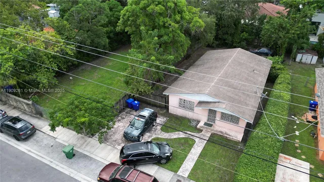 $1,100,000 | 3350 Thomas Avenue, Miami, FL 33133