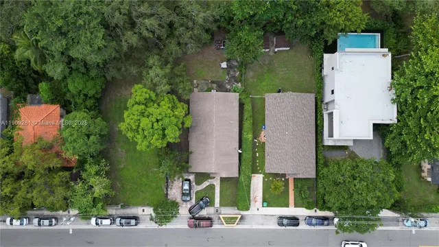$1,100,000 | 3350 Thomas Avenue, Miami, FL 33133