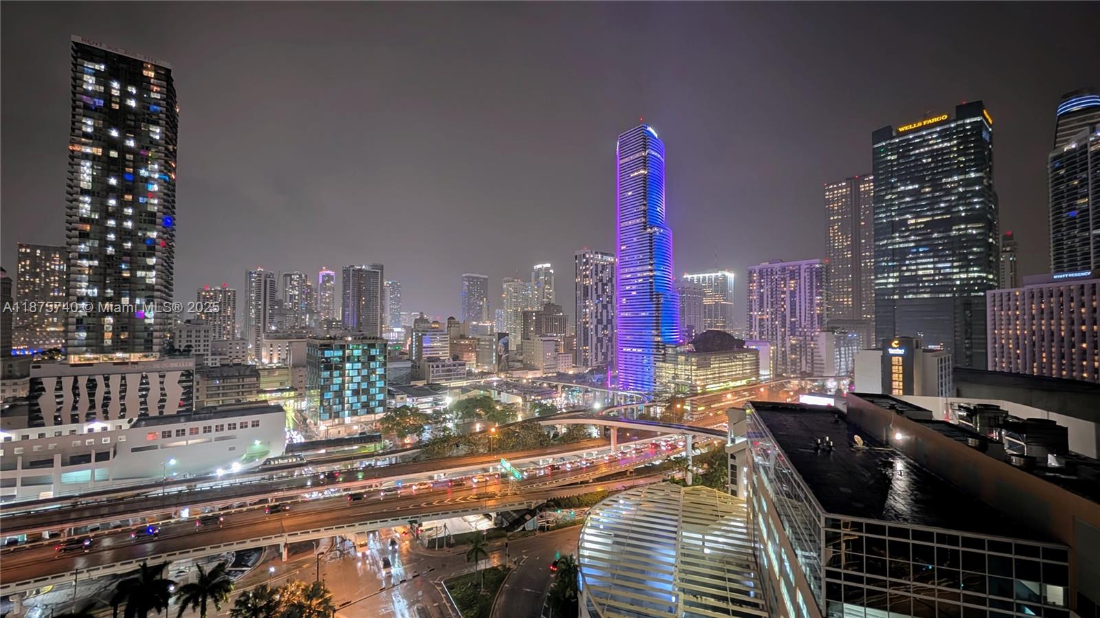 350 South Miami Avenue, Unit 1901 Miami, FL 33130 - Photo 11 of 81 a city view with lot of high rise buildings