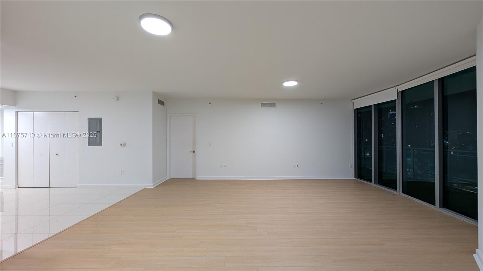 350 South Miami Avenue, Unit 1901 Miami, FL 33130 - Photo 13 of 81 a view of an empty room