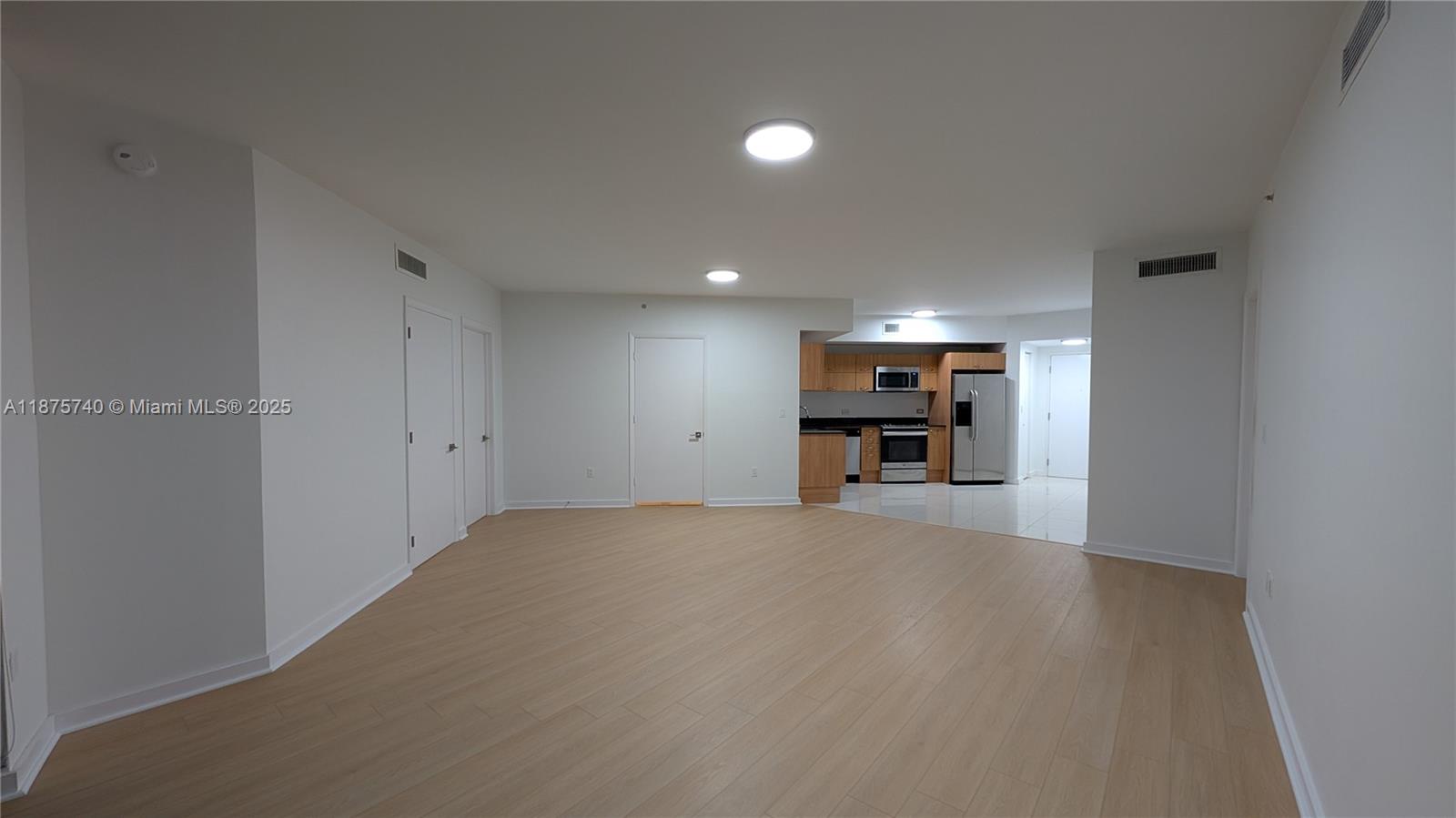 350 South Miami Avenue, Unit 1901 Miami, FL 33130 - Photo 18 of 81 a view of an empty room