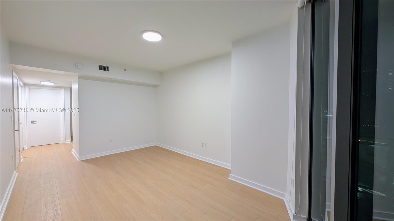 350 South Miami Avenue, Unit 1901 Miami, FL 33130 - Photo 21 of 81 a view of small space