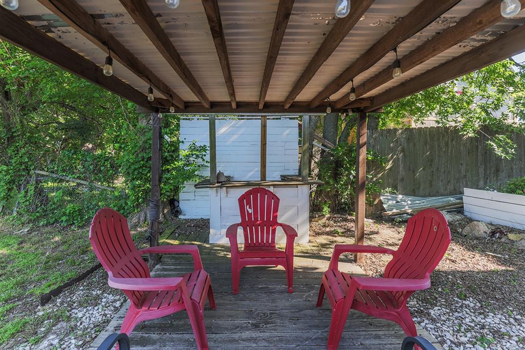 453 East Marshall Street Van Alstyne, TX 75495 - Photo 27 of 30 a view of a chairs in a patio