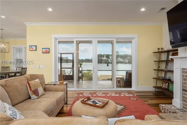 $1,069,000 | 604 Flatwater Drive, Bluffton, SC 29910