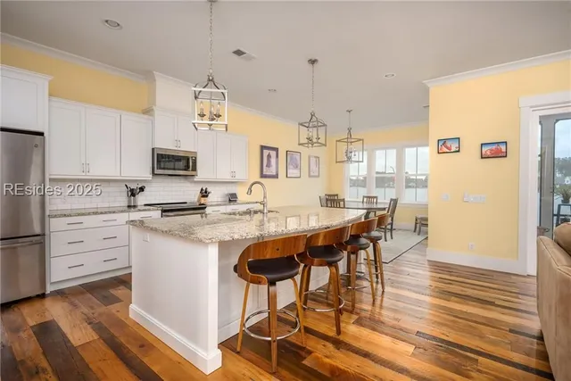 $1,049,000 | 604 Flatwater Drive, Bluffton, SC 29910