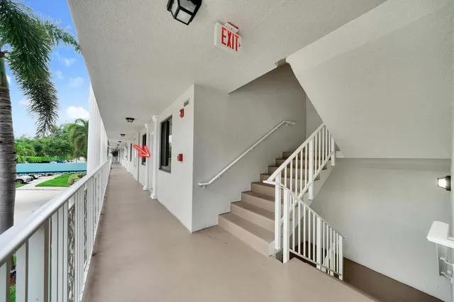 a view of entryway and hall