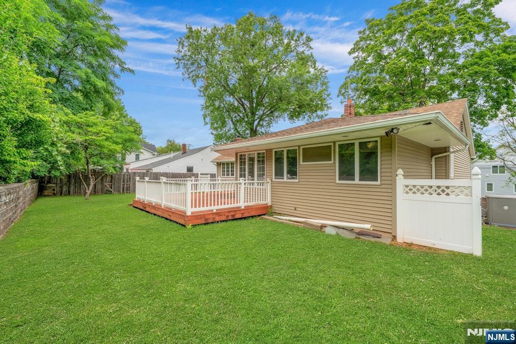 42 Heatherhill Road Cresskill, NJ 07626 - Photo 31 of 34