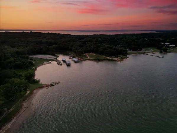 $2,800 | 232 Hiland Lane, Pottsboro, TX 75076