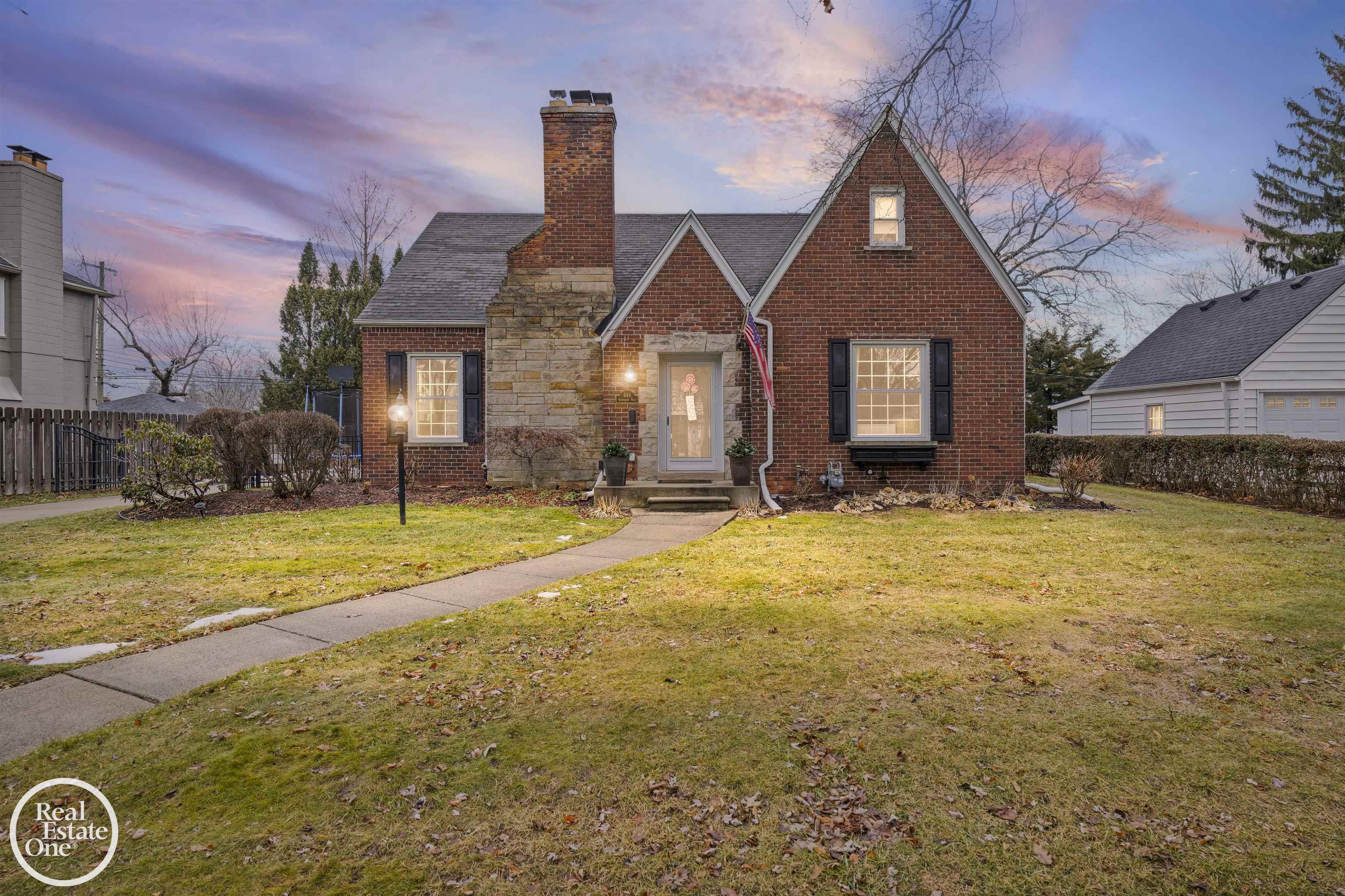 644 Hawthorne Road Grosse Pointe, MI 48236 - Photo 58 of 79 50197100-0ab354b3-ad0e-48a4-9c32-4da3a62b8516.JPG