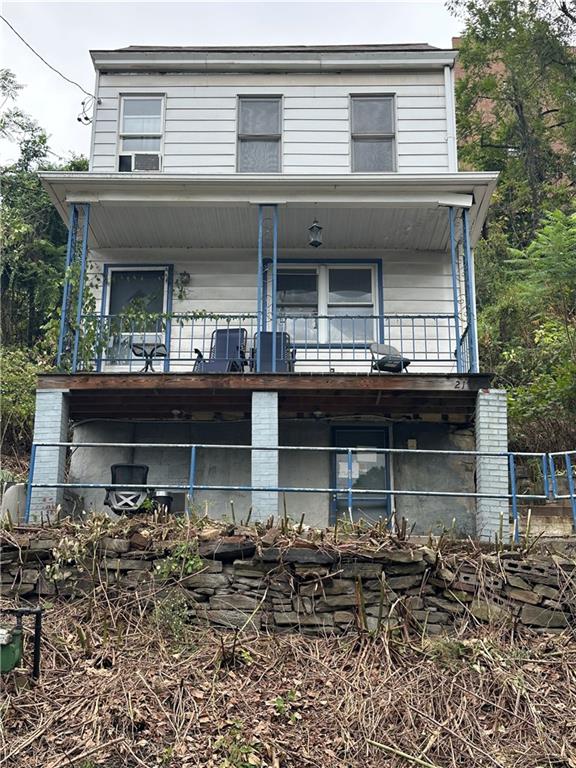 a house view with a outdoor space