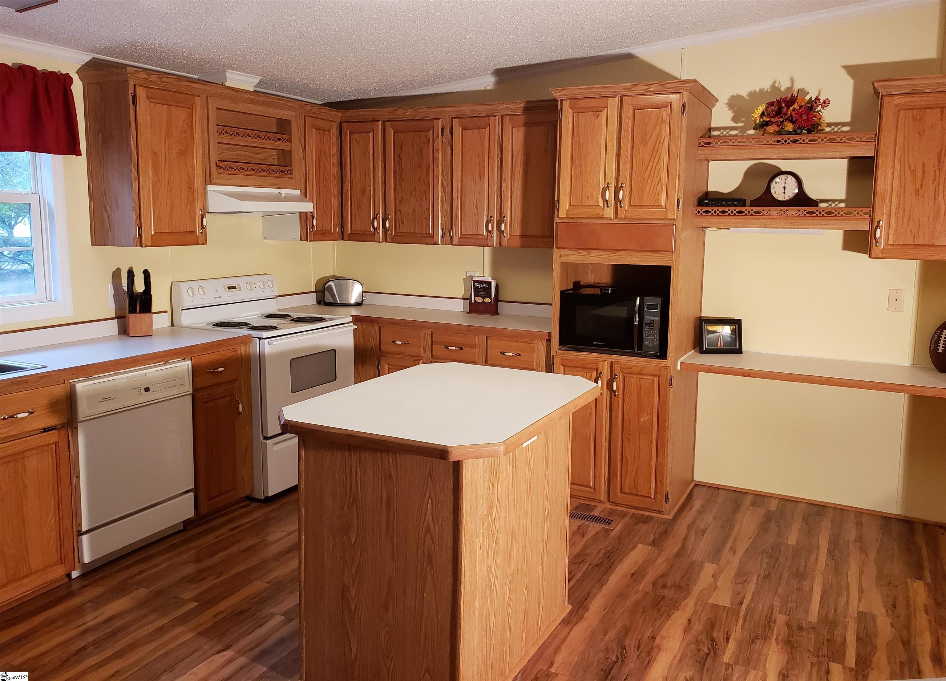 419 Nash Mill Road Fountain Inn, SC 29644 - Photo 8 of 25