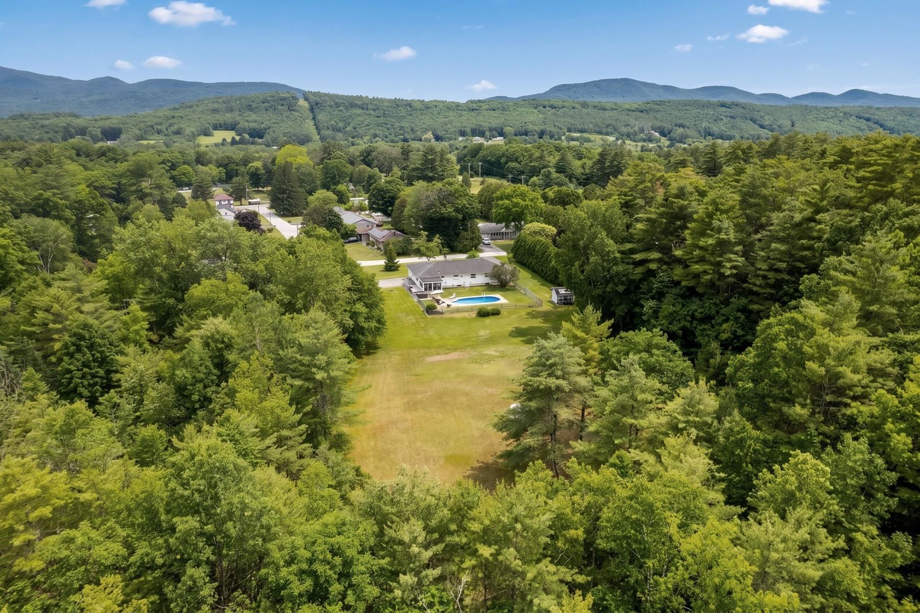 125 Maplewood Drive Rutland Town, VT 05736 - Photo 3 of 32