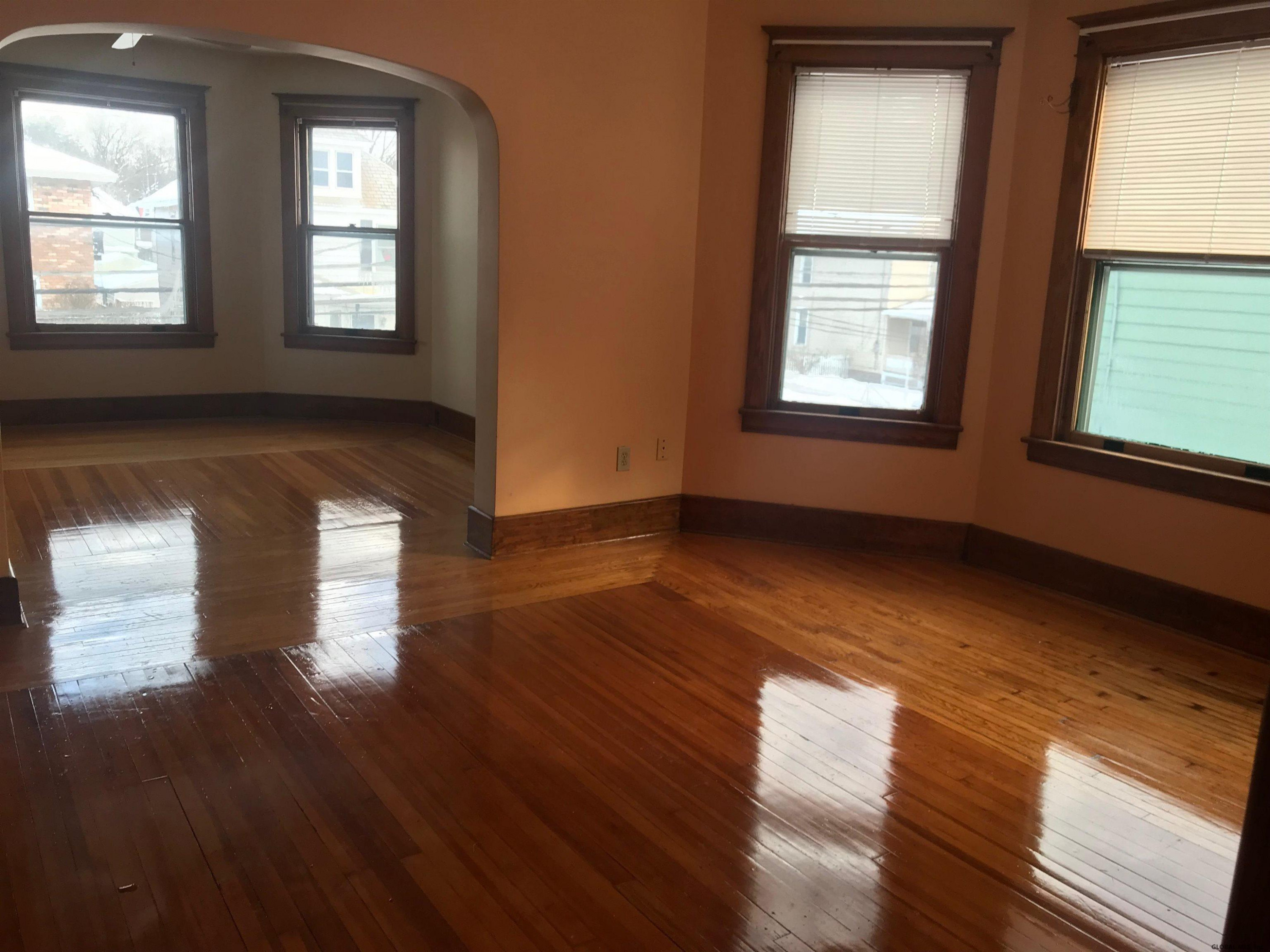 31 Vley Road Scotia, NY 12302 - Photo 6 of 28 Photo 6