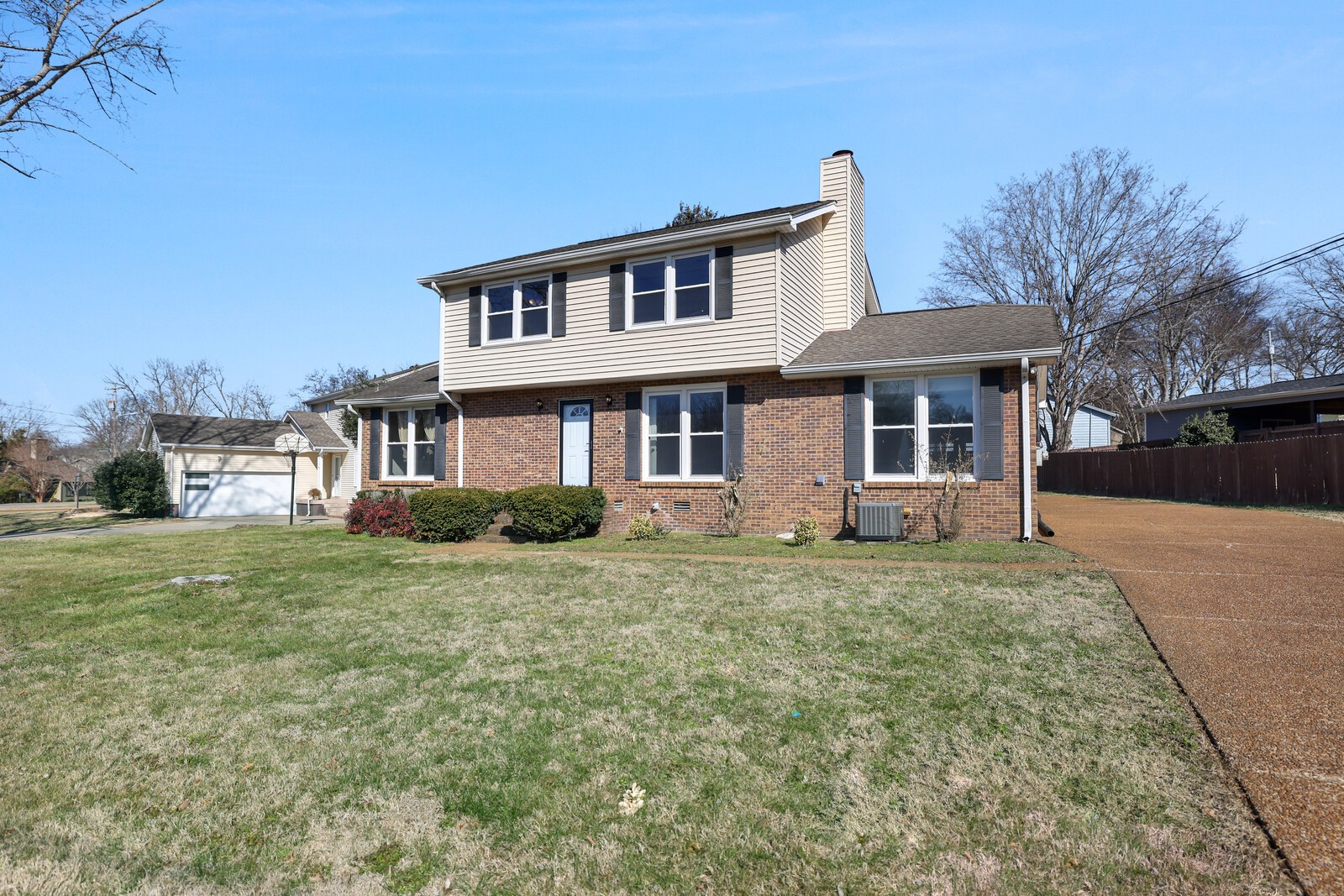 6917 Stone Creek Road Nashville, TN 37221 - Photo 2 of 56