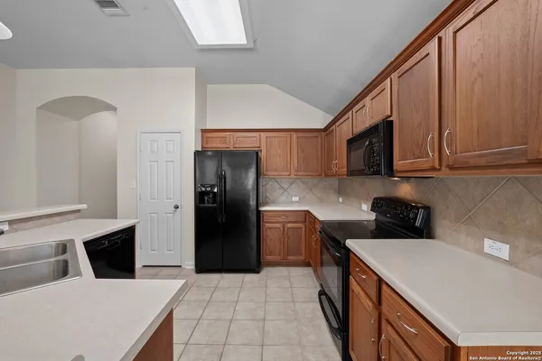 $1,900 | 132 Niemietz Cove, Cibolo, TX 78108