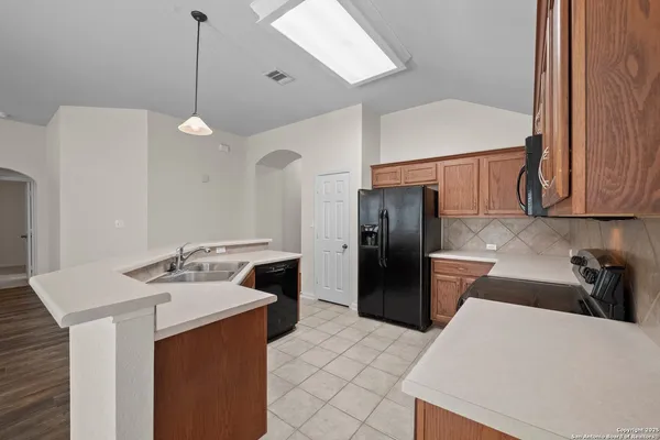 $1,900 | 132 Niemietz Cove, Cibolo, TX 78108