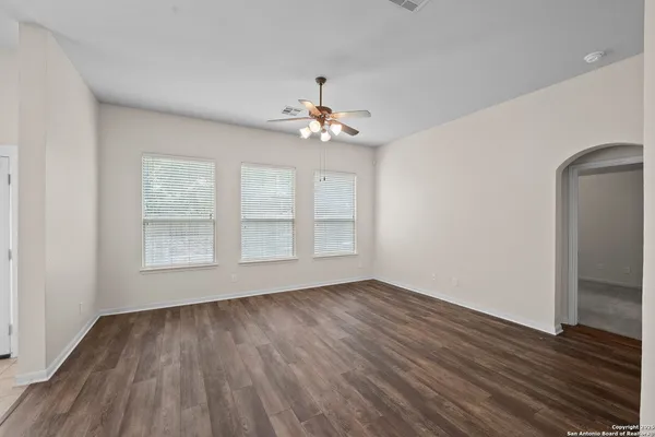 $1,900 | 132 Niemietz Cove, Cibolo, TX 78108