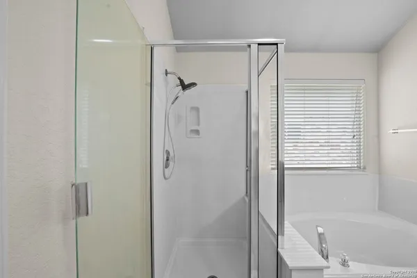 $1,900 | 132 Niemietz Cove, Cibolo, TX 78108