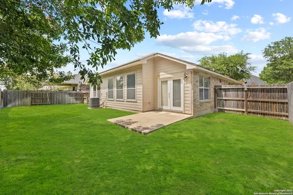 $1,900 | 132 Niemietz Cove, Cibolo, TX 78108