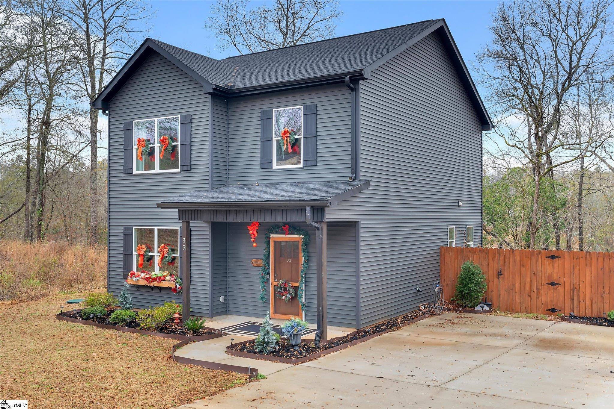 33 Parker Street Pelzer, SC 29669 - Photo 2 of 26