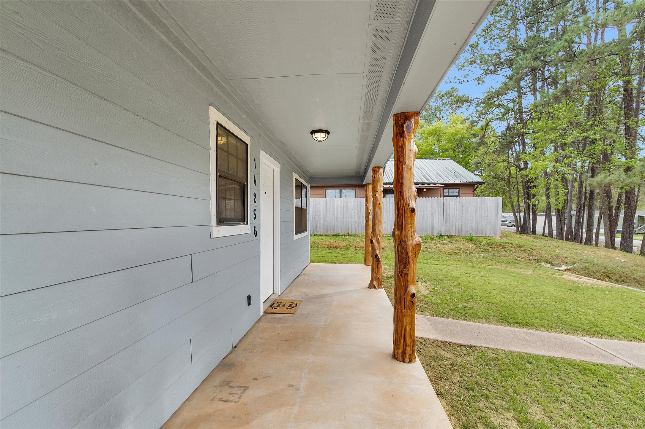 14236 East Ravine Run Willis, TX 77318 - Photo 7 of 35